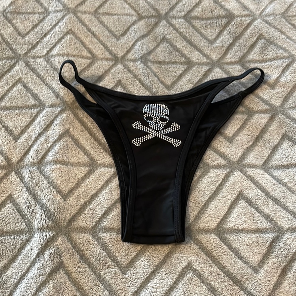 NWOT Never Worn Bedazzled Skull Bikini Bottoms